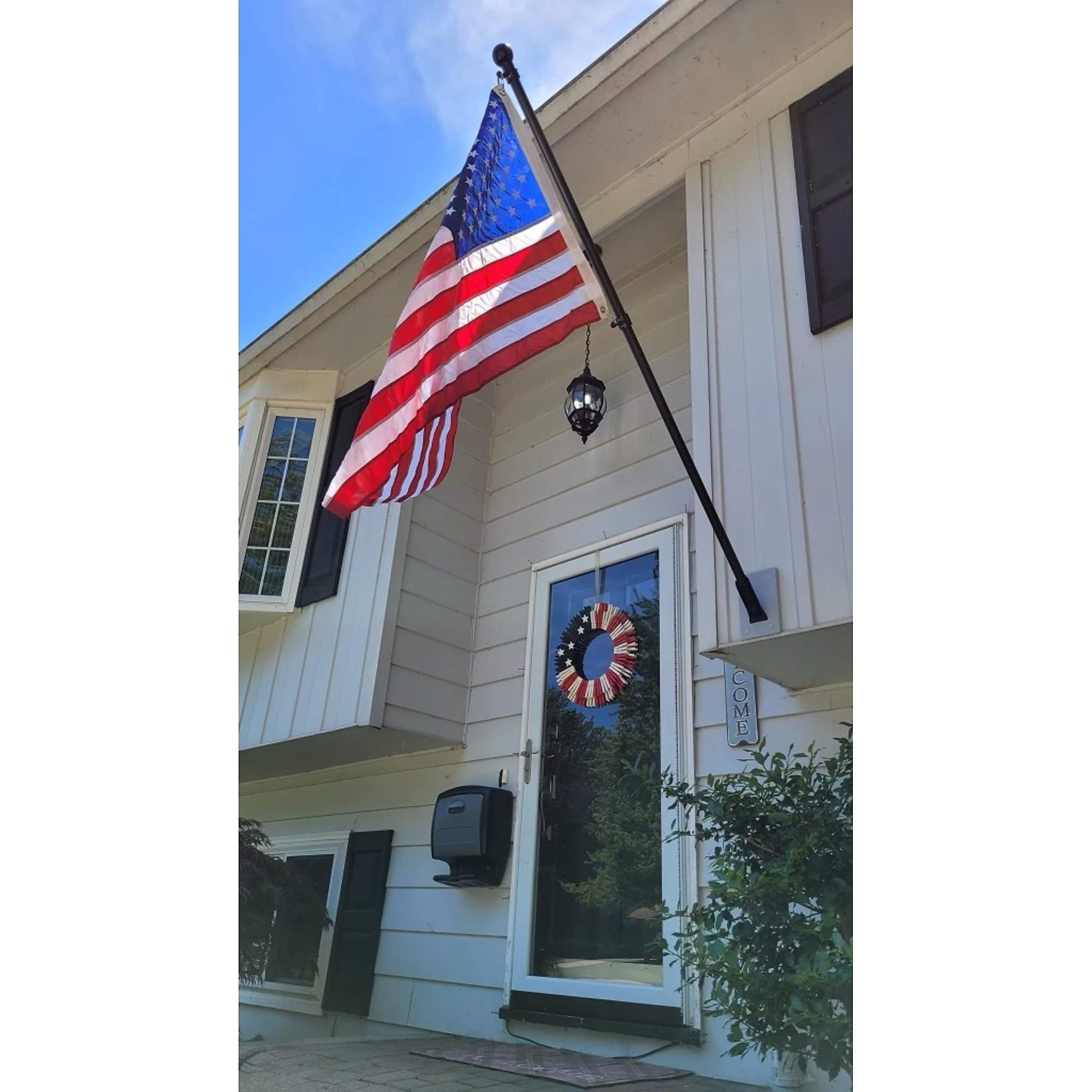 EZ Pole Residential House Mount Kit — 6ft. Black Aluminum, 2.5ft. x 4ft. Flag, Tangle-Free, Model# HOUSEMOUNT-KIT
